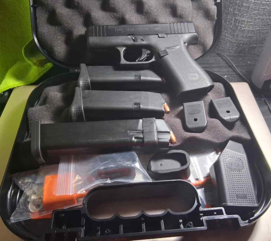 Glock 43X with extras.