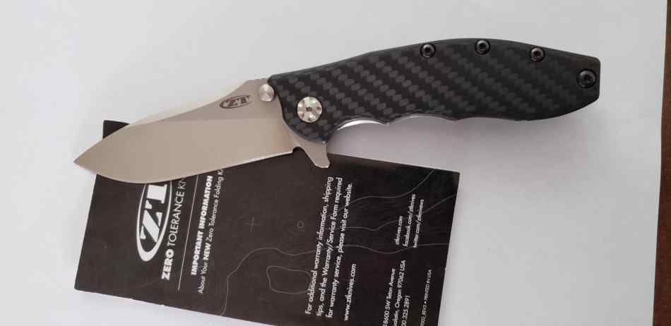 ZT 0562 CF Hinderer Slicer Flipper M390 knife