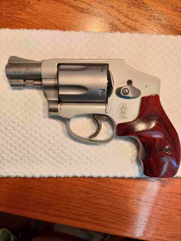 Lady Smith 642 LS