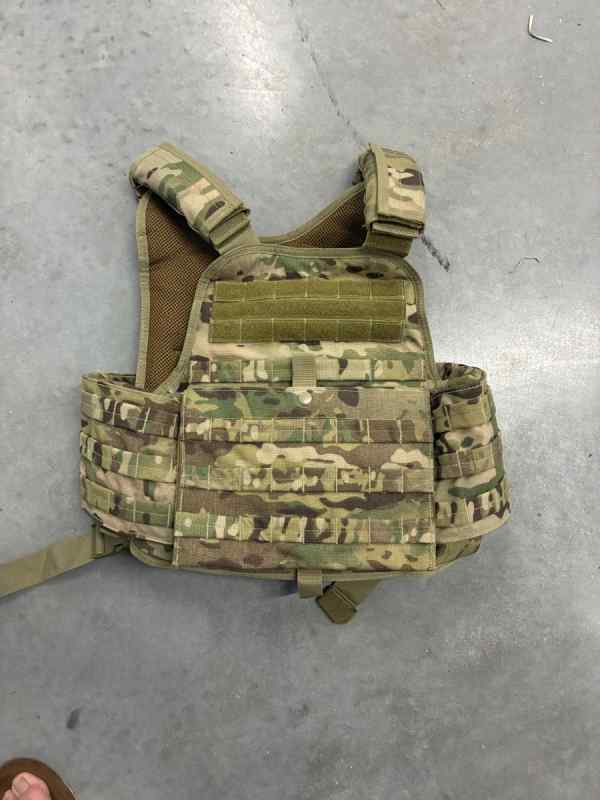 Plate carrier w/ level III plates